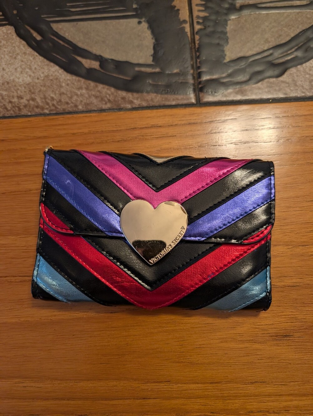 Vintage Y2K 2000s Victoria's Secret VS Metallic Leather Stripes Heart Wallet